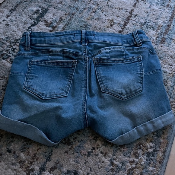 Ripped jean shorts - Picture 2 of 2